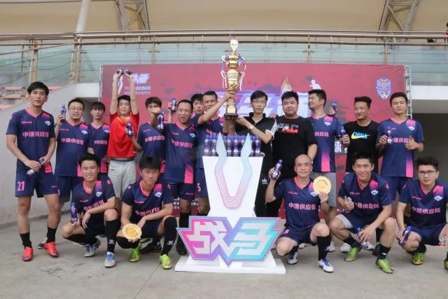万项归队后首次为贝尔格莱德红星U19出战联赛